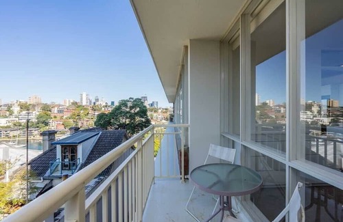 North Sydney Apartamento | Harbour Views from North Sydney High Street