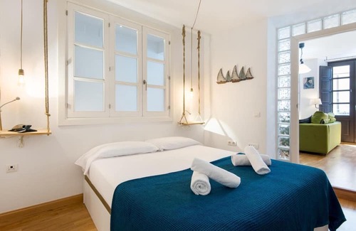 La Goleta Apartamento | The Artist´s Balcony