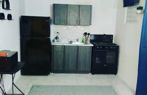 Levittown Apartamento | 2 room apt, near the beach.