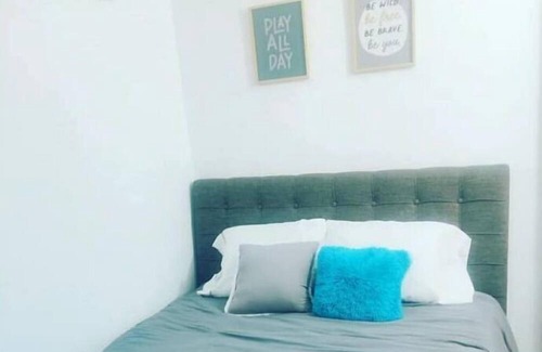 Levittown Apartamento | 2 room apt, near the beach.