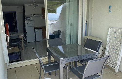 Le Couchant Apartamento | Beau 4 bed 1er ligne Vue Mer au Couchant, Air-conditioned, Parking