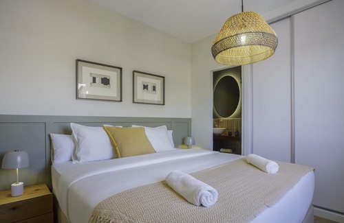 Centro de Sitges Apartamento | Sitges Spaces Mediterranean Penthouse-2 B.R. / 2 Baths / Terrace- Up to 4 People
