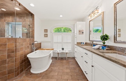 Isle of Palms Casa | Updated Island home with Private Pool and Spa in the Heart of Isle of Palms!