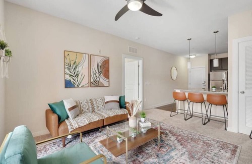 Courier City - Oscawana Apartamento | Bleecker 1-430 · Luxury king suite - POOL - GYM - FREE parking - H