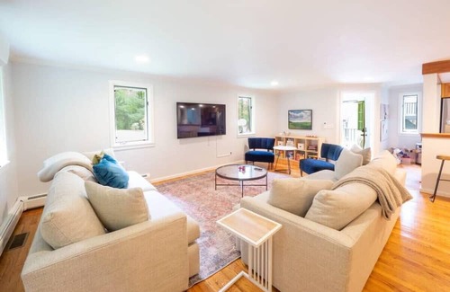 Housatonic Casa | Spacious & Serene Berkshires Retreat In The Woods