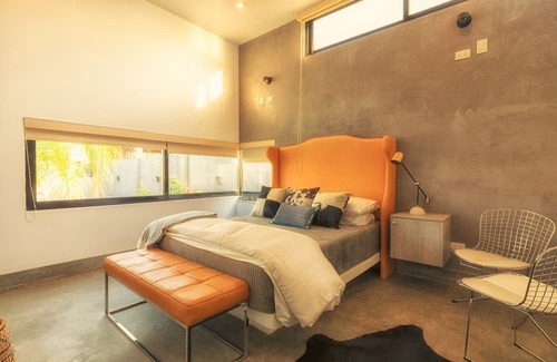 Punta Sal Casa | LN10 Resort Style all inclusive queen bed suite frente al Mar