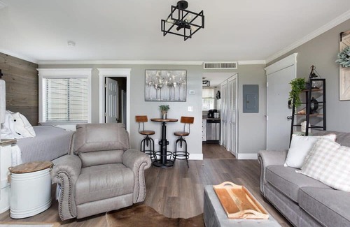 Chalet Village Condominio | Amazing Mt. LeConte Views/Indoor Pool & Hot Tub