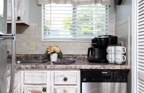 Chalet Village Condominio | Amazing Mt. LeConte Views/Indoor Pool & Hot Tub