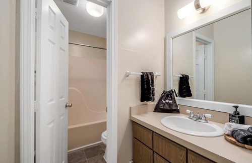 Ypsilanti Apartamento | Renovated Modern Pet Friendly Unit near EMU Campus