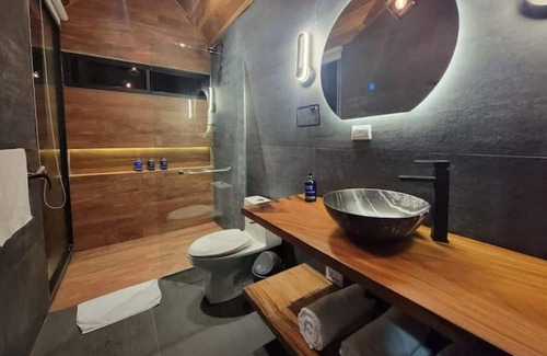 Monteverde Cabina | Glass Cabin in the Forest+270° view+ Hot Tub +Deck