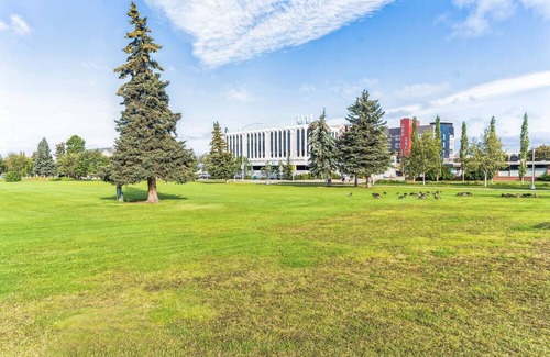 Downtown Anchorage Casa | NEW LISTING! Highliner: 2nd Floor Interior King 214 (No View) by RedAwning