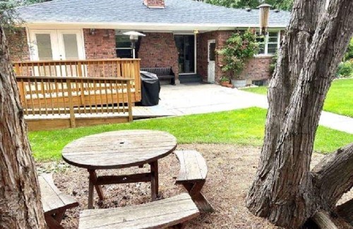 Meridian Casa | 1950's Brick House. Tons of character. Minutes from downtown Meridian.