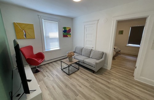Port Chester Apartamento | Entire 2 Bed-room Roomy Apartment ~ 1 min to Train for NYC
