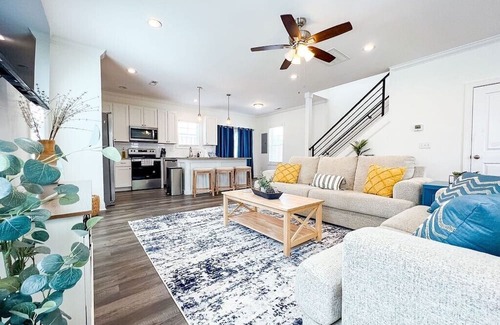 Wilmington Casa | Dual Homes, 8 Beds: A Double Delight in Wilmington!