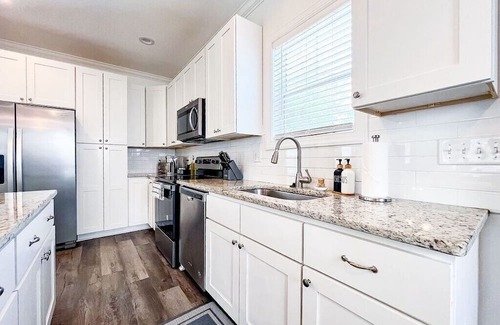 Wilmington Casa | Dual Homes, 8 Beds: A Double Delight in Wilmington!