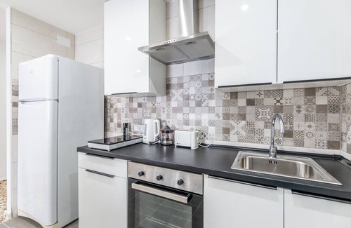 Torrevieja Apartamento | Apartment 'Blanco' with Balcony, Wi-Fi and Air Conditioning