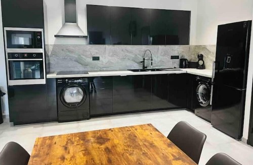 Livry-Gargan Apartamento | Très Grand Appartement / Sauna / Charles de Gaulle
