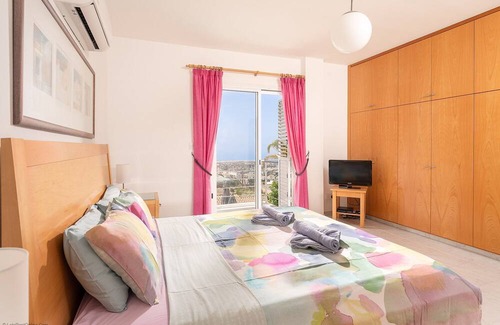 Peyia Town Villa | Olive Tree Villa - a villa that sleeps 6 guests in 3 bedrooms