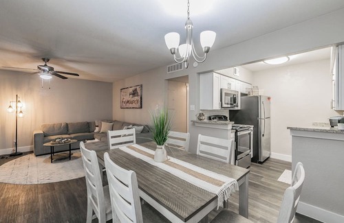 Arlington Apartamento | Cozy 2BR Farmhouse Apt - Sleeps 8 - FREE Parking!
