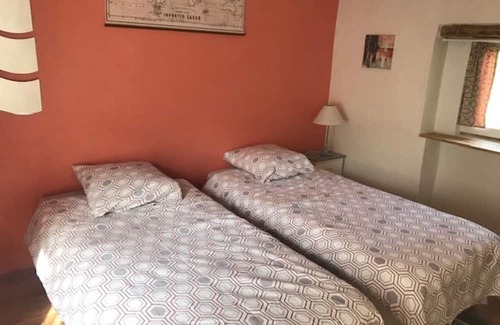 Reilhanette Casa | Holiday Home 'Les Eyssaux En Baronnies' with Mountain View, Private Terrace and Wi-Fi
