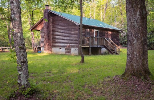 Mountain Rest Casa | “The Happy Place” River front cabin with dock