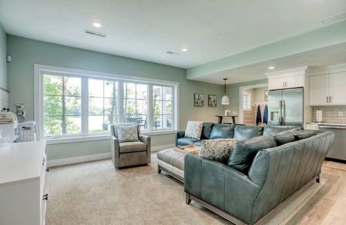 Mayfield Casa | 🏞️ Side-by-Side Serenity Lakefront Homes w/ Hot tub