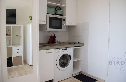 Mandelieu-La-Napoule Apartamento | ELEGANT STUDIO WITH MARINA, SEA AND ESTEREL VIEW, SWIMMING POOL, HIGH FLOOR