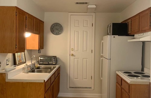 Lake Shore - Lake Vista Apartamento | Charming Studio in park-like setting, blocks from Lakefront in New Orleans
