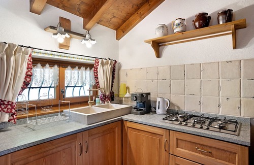 Rabbi Apartamento | "Chalet Berghof Laret Arnica" with Whirpool and Wi-Fi
