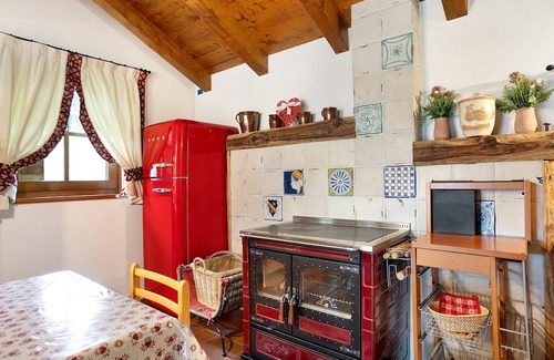 Rabbi Apartamento | "Chalet Berghof Laret Arnica" with Whirpool and Wi-Fi