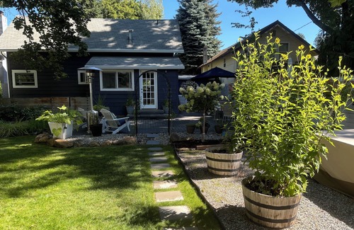 Coeur d'Alene Cabaña | Cozy cottage with historic charm steps from Lake Coeur d’Alene!
