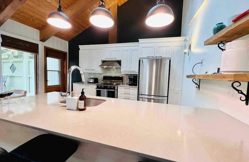 Orford Chalet De Esquí | Cottage in the village of Orford