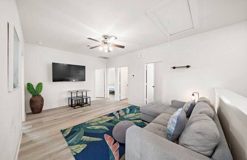 Galveston Casa | The Big Blue House|BeachBox| 2 Houses in 1!