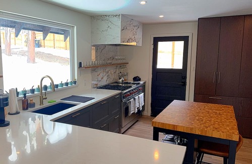 Evergreen Cabina | Escape to a Serene Mountain Getaway: Your Perfect Retreat Awaits in Evergreen CO