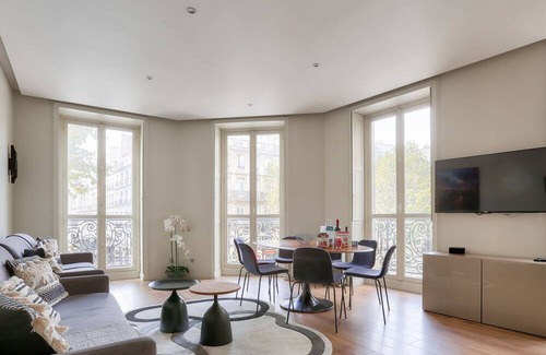 Strasbourg -Saint-Denis Apartamento | Urban Flat 60 - Sublime 3BDR Parisian Flat in Paris