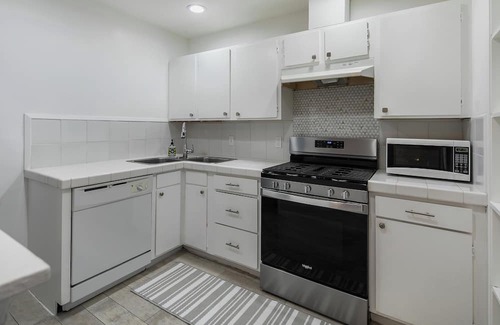 Park West Apartamento | Quaint 1BD/1BA Bungalow