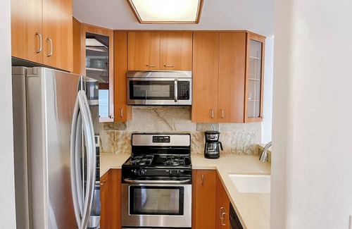 Park West Condominio | WEHO/Beverly Hills - Luxury 2BD/2.5BA + Balconies