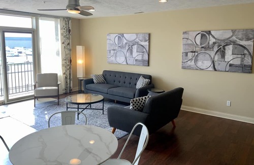 Saint Joseph Apartamento | Beautiful downtown condo with marina views, minutes from the beach