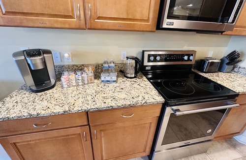 Saint Joseph Apartamento | Beautiful downtown condo with marina views, minutes from the beach