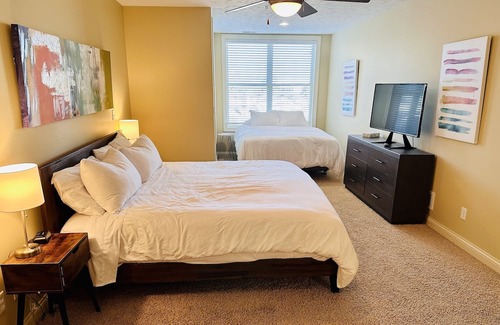 Saint Joseph Apartamento | Beautiful downtown condo with marina views, minutes from the beach