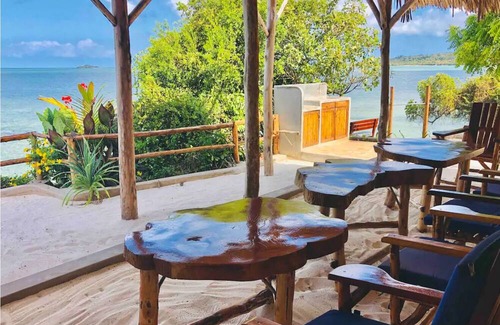 Kidoti Apartamento | Ocean View Room at The Adventure Villa + Breakfast