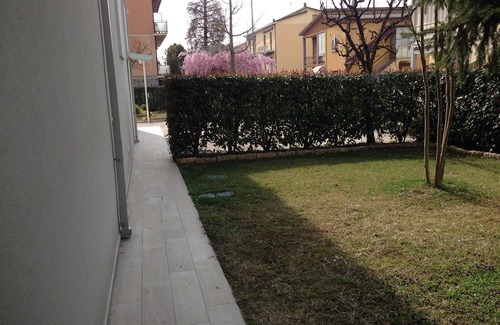 Piumazzo Apartamento | Cozy whole apartment in quiet area with indoor car parking.