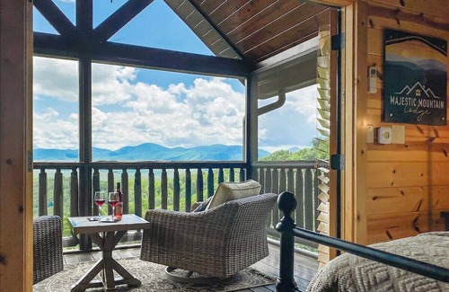 Ridges Over the Lake Cabina | Blue Ridge Majestic Cabin: Aska Adventure | Games