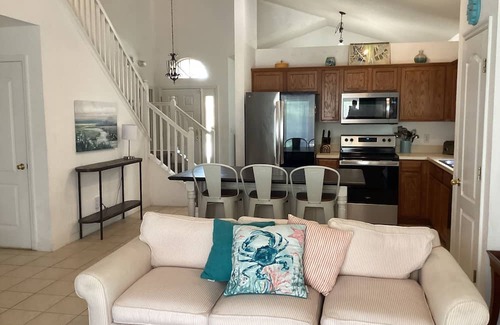 Silver Creek Casa | Large family vacation home, close to Disney, private pool & spa, newly remodeled