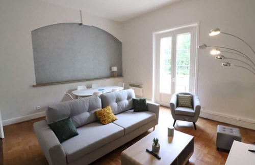 Saint-Etienne-Cantales Cabaña | Gite Saint-Étienne-Cantalès, 3 bedrooms, 6 persons