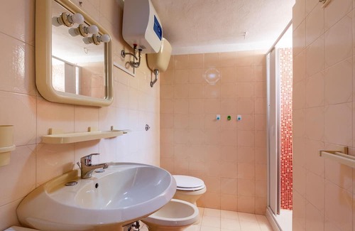 Mattinata Apartamento | Enjoy a magnificent view of the sea from this vacation apartment.