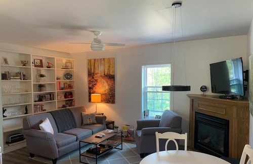 Tweed Apartamento | Bogart House connects to the Trans Canada Trail