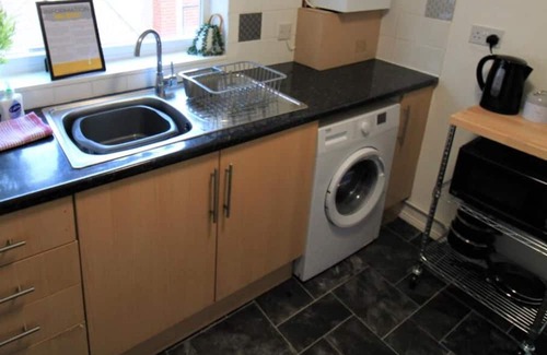 Gateshead Apartamento | Spacious 4 bed flat with free parking