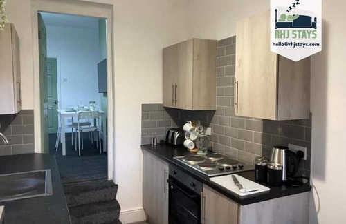 Gateshead Apartamento | 3 bdrm flat 5 beds, free parking