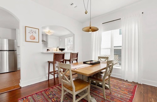 Arsenal Casa | Professionally Designed, Near Riverwalk, Two Bedroom Suites, Off Street Parking, Patio, Fast WiFi